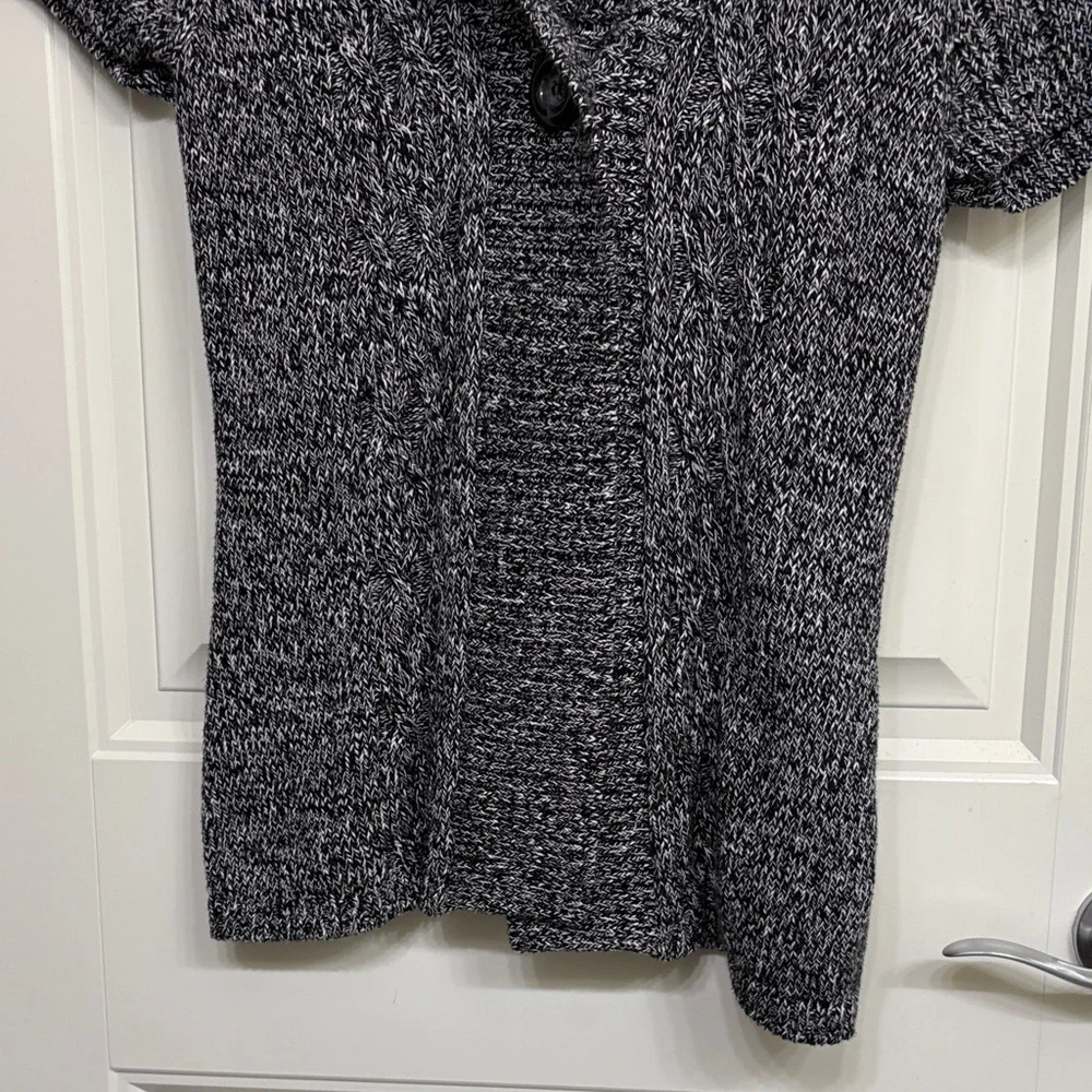 Christopher and Banks Women's Black‎ and White Short Sleeve Knit Top